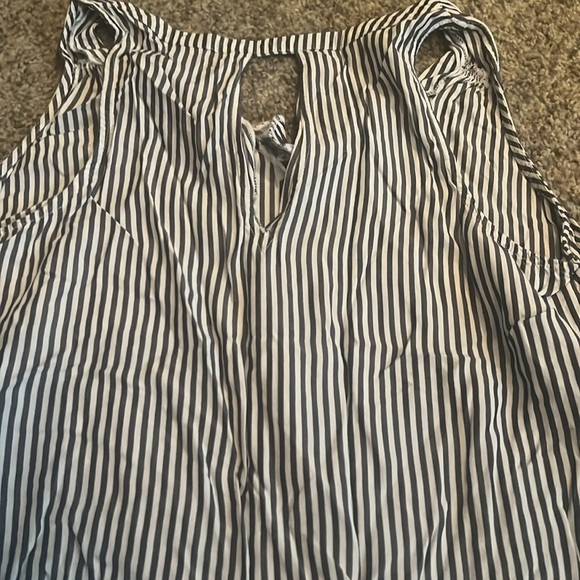 Lot of summer tops - Picture 4 of 8